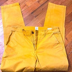 Women’s GAP Girlfriwnd Khaki size 4